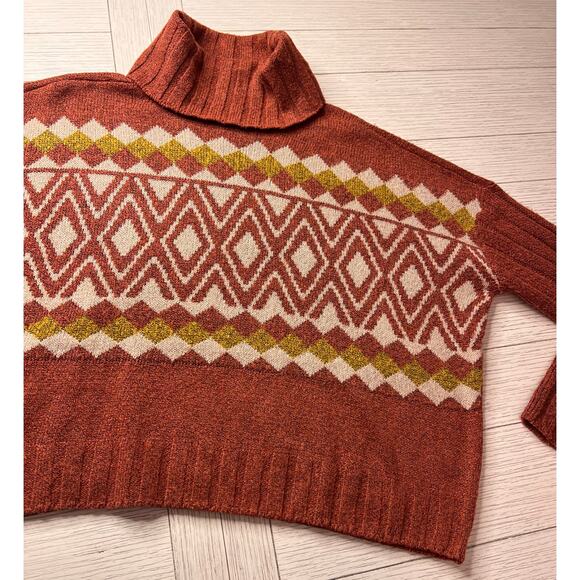 So ladies cropped boxy turtleneck poly sweater w/ flare sleeves. Rust, cream XL‎ - Picture 2 of 9